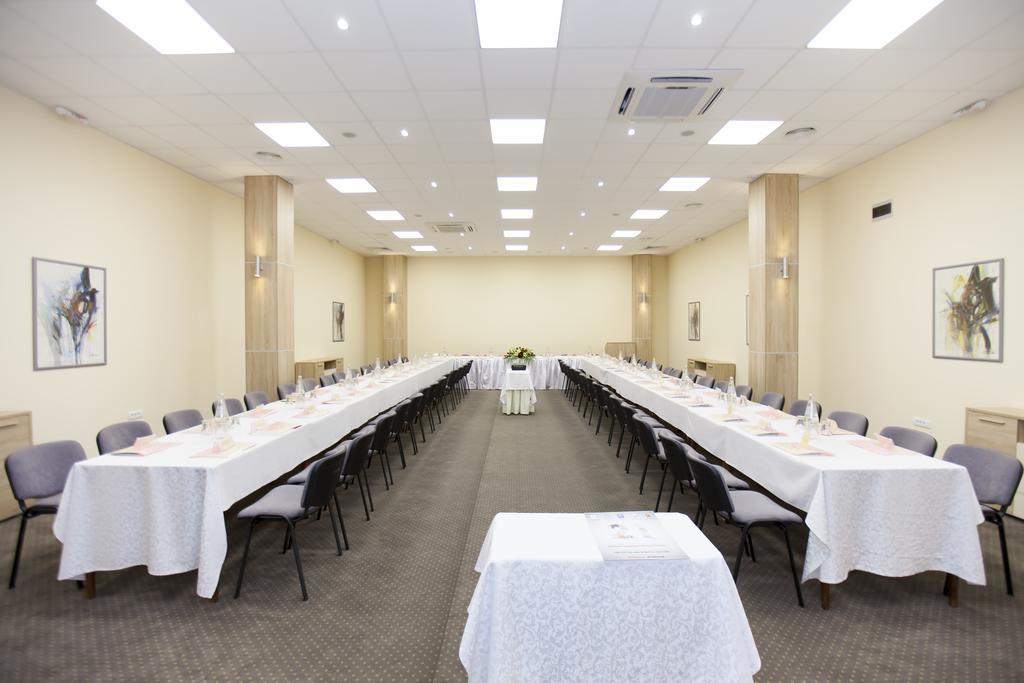 Hotel Srbija Βρσατς Εξωτερικό φωτογραφία