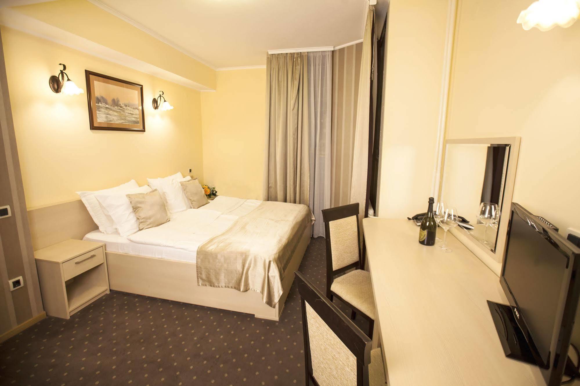 Hotel Srbija Βρσατς Εξωτερικό φωτογραφία